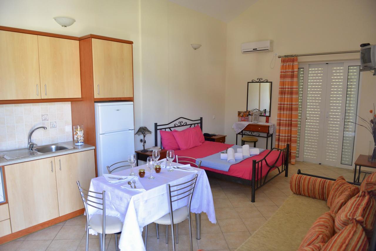 Korali Aparthotel Almiropotamos Bagian luar foto