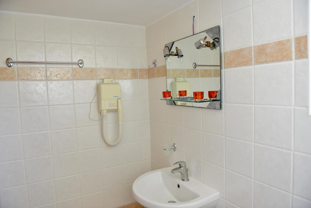 Korali Aparthotel Almiropotamos Bagian luar foto