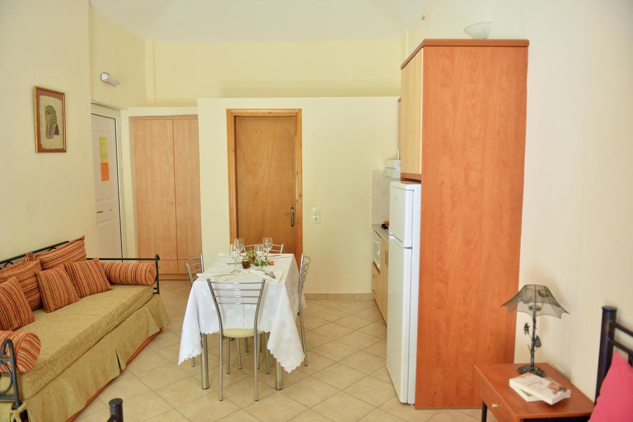 Korali Aparthotel Almiropotamos Bagian luar foto