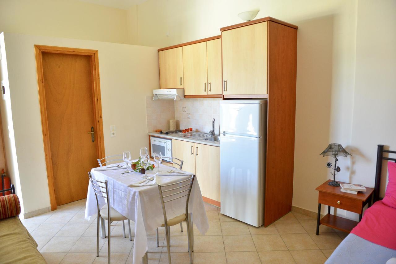Korali Aparthotel Almiropotamos Bagian luar foto